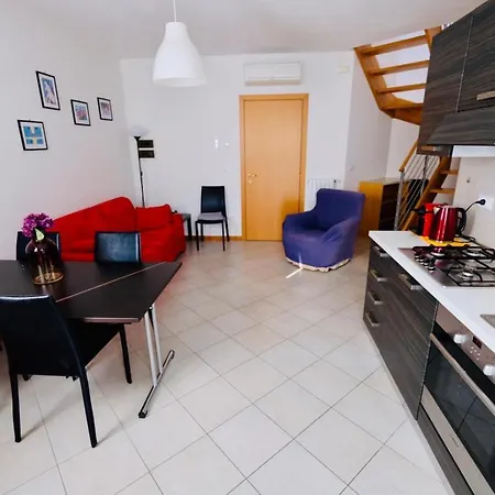 In Daniela Con Piscina Privata Carraro Immobiliare - Family