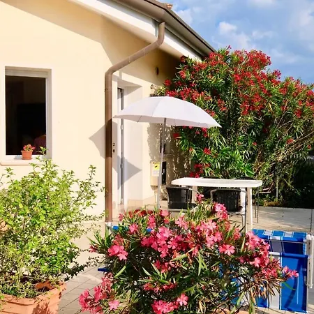 In Daniela Con Piscina Privata Carraro Immobiliare - Family