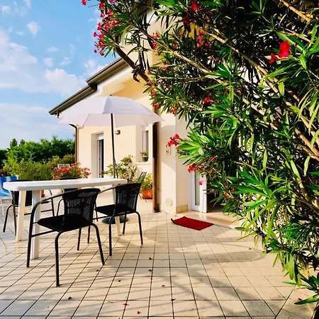 In Daniela Con Piscina Privata Carraro Immobiliare - Family *