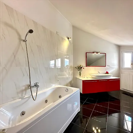 Daniela Con Piscina - Carraro Immobiliare - Family דירה